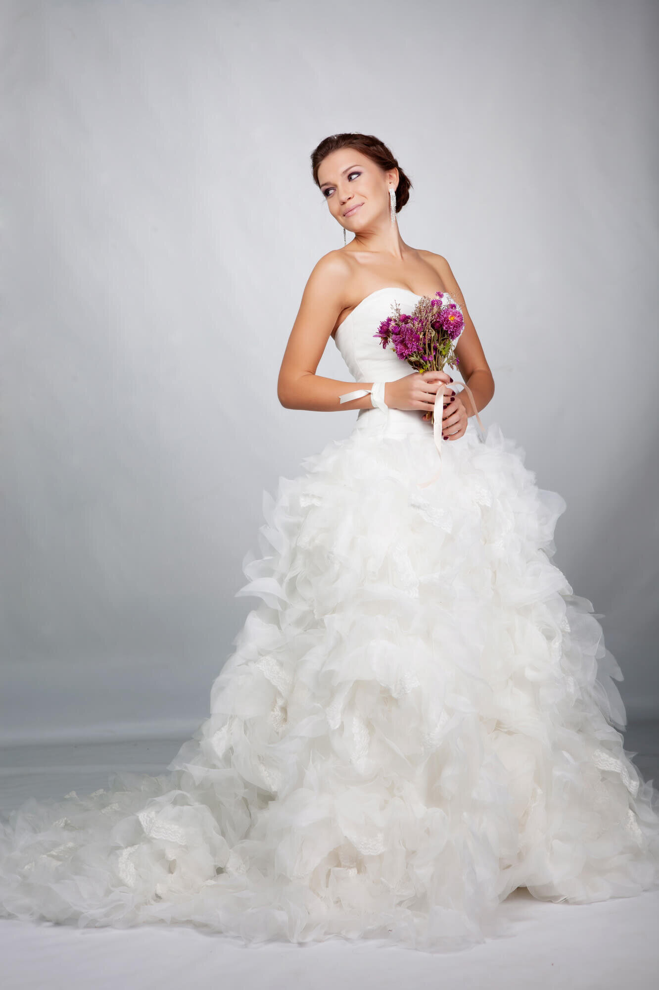 Duchesse-Form Braut im Brautkleid mit Duchesse-Form